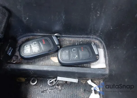 2017 Ram 1500 Rebel 4X4 5'7 Box z USA, uszkodzony, nr VIN 1C6RR7YT1HS539870